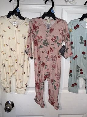 Modern Moments Kids Floral Footed Bodysuit - Pink